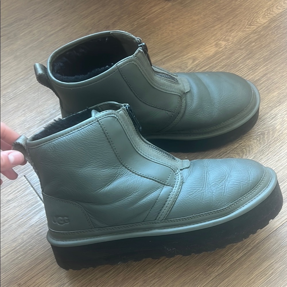 UGG Men's Green Ankle Boots
